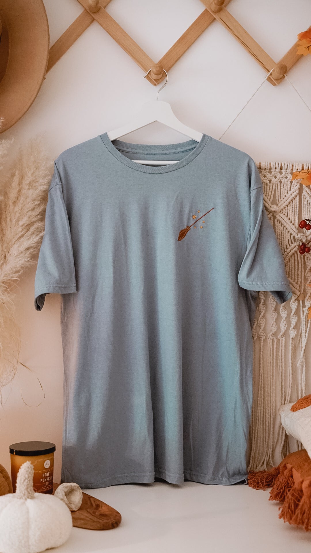 Witch’s broom | t-shirt