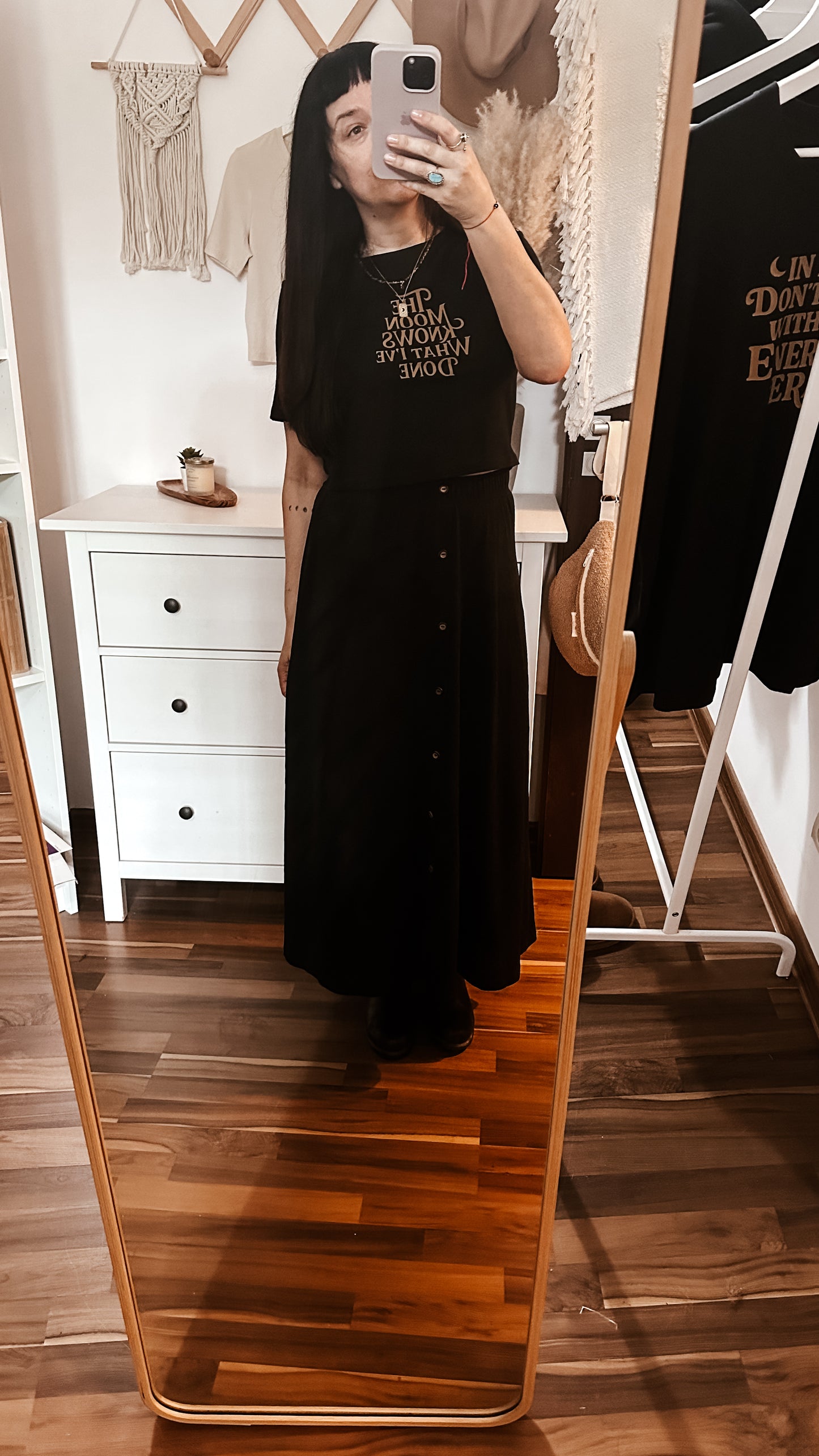 The Moon knows | crop tee