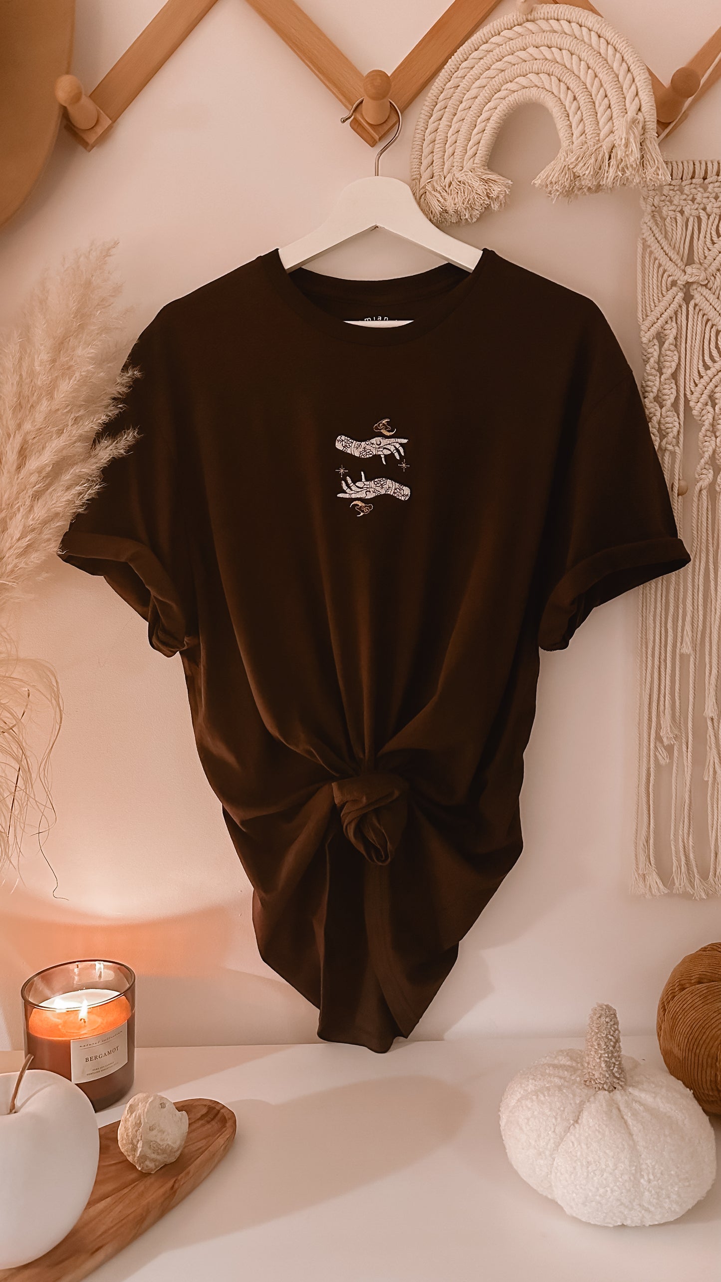 Mystic hands | t-shirt haft