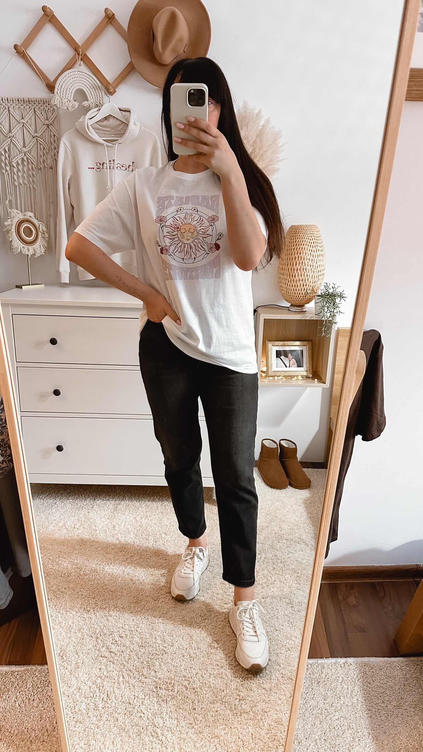 Radiate positivity | t-shirt