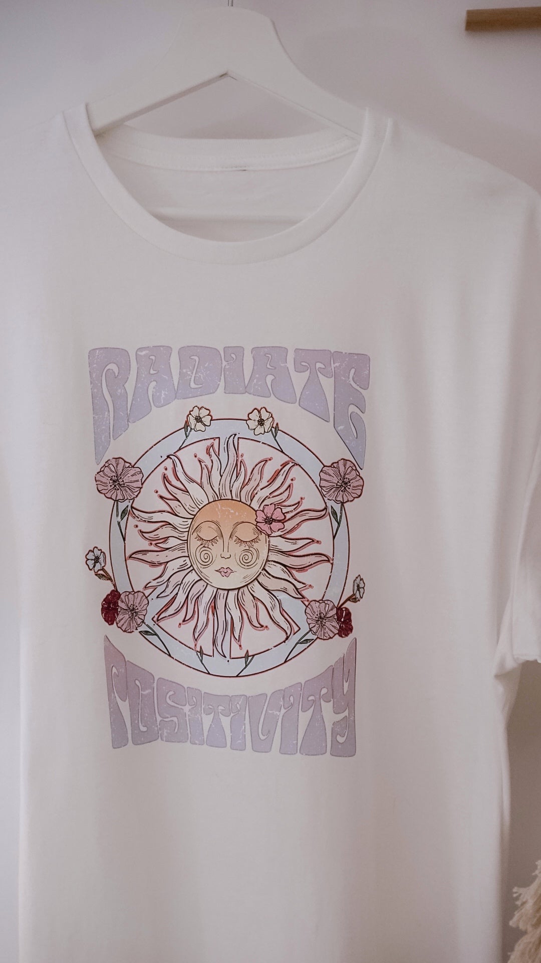 Radiate positivity | t-shirt