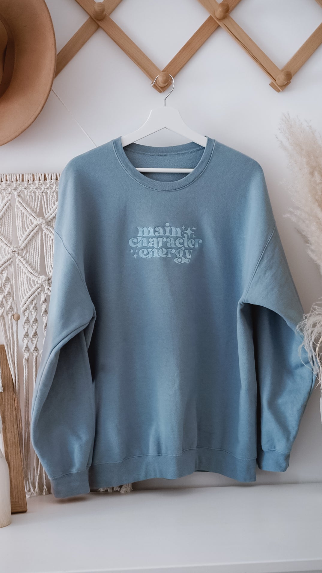 Main character | bluza