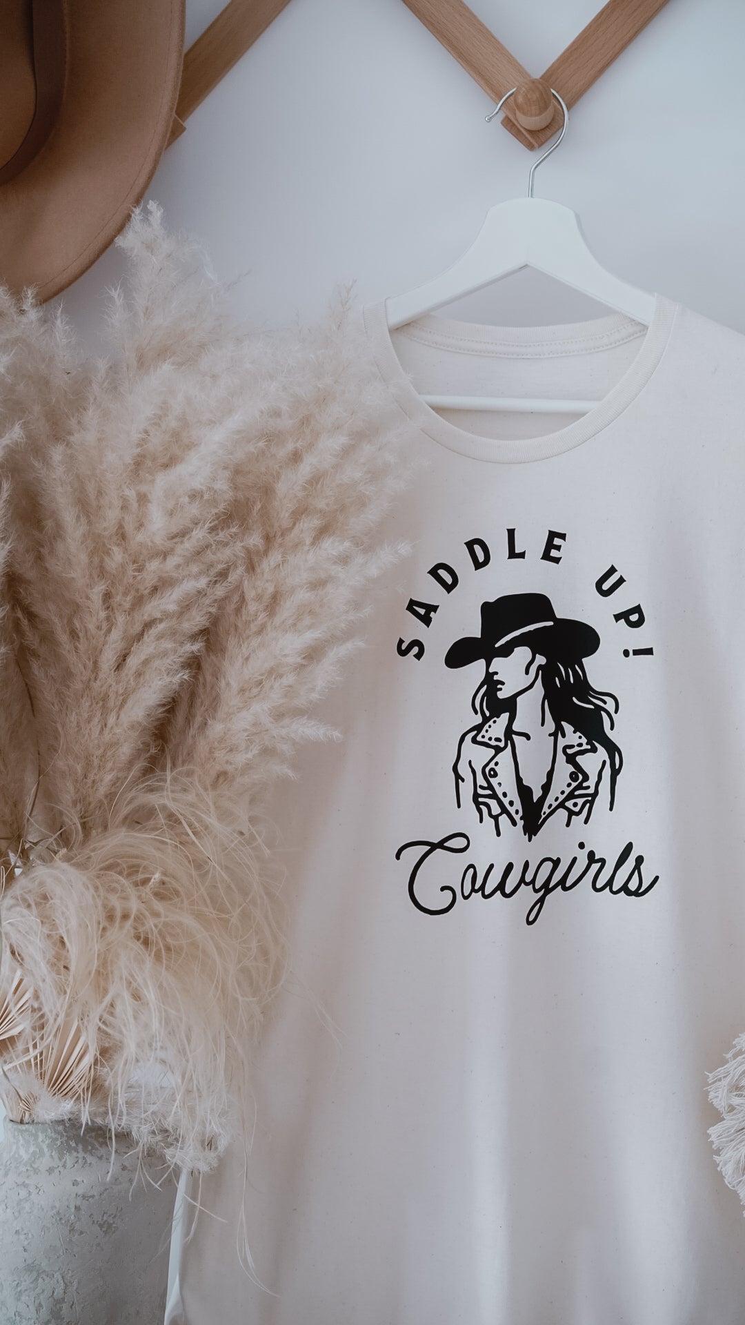 Saddle up! | t-shirt