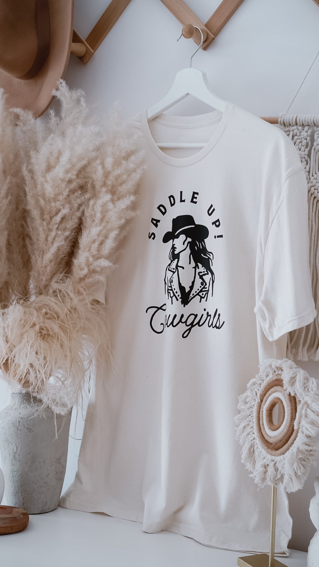 Saddle up! | t-shirt
