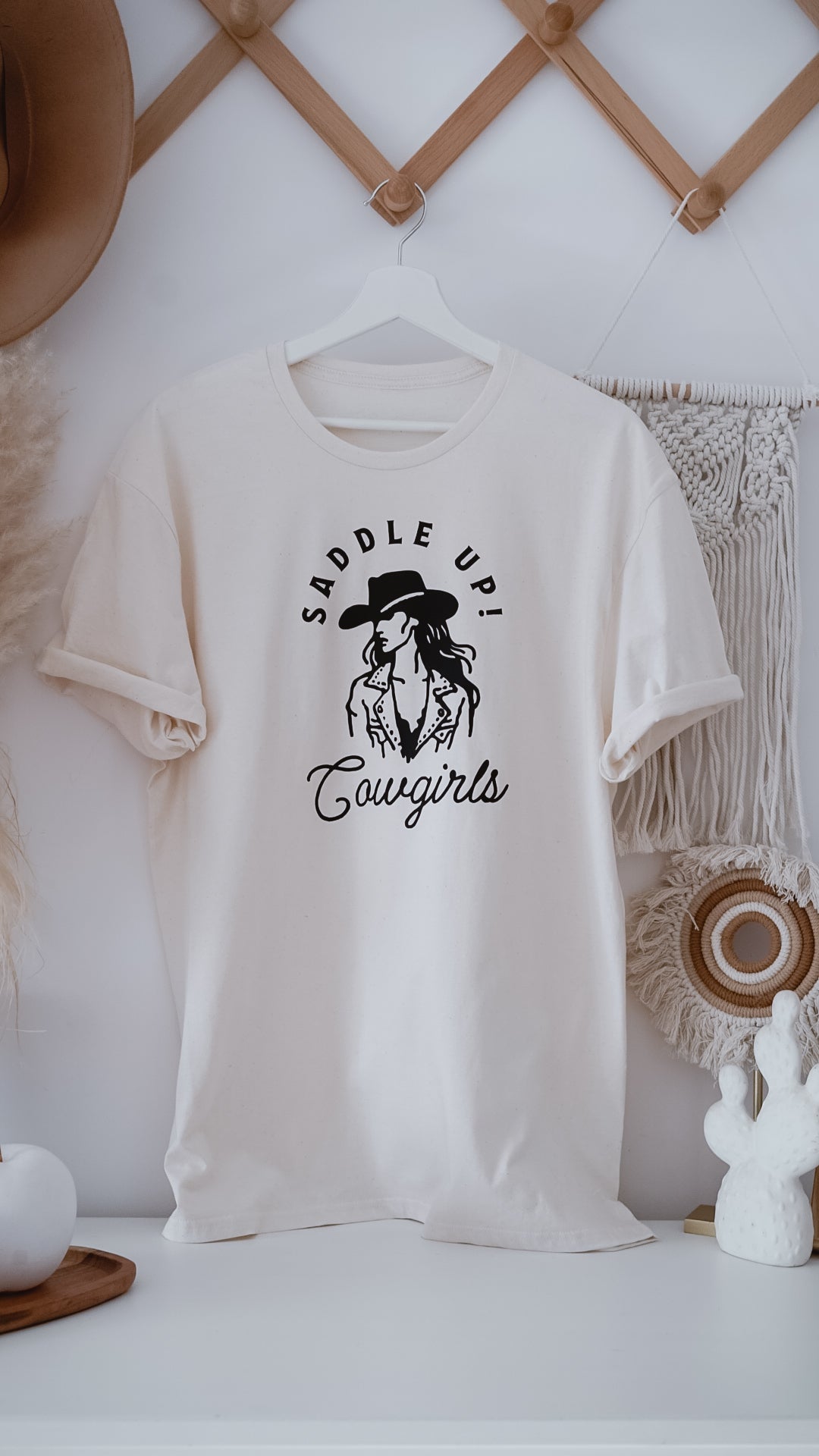 Saddle up! | t-shirt