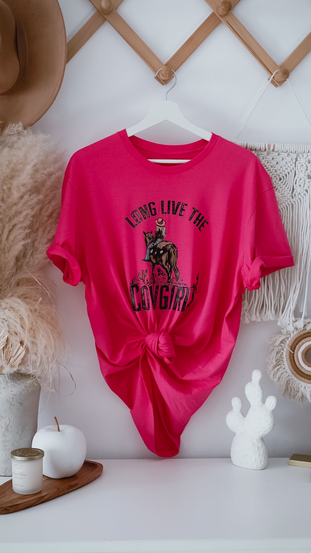 Cowgirls | t-shirt